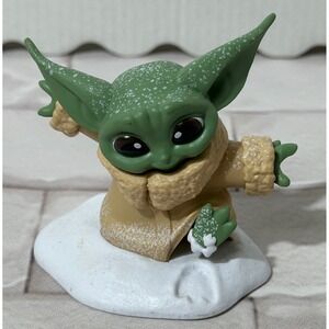 Star Wars The Bounty Collection Grogu Baby Yoda Winter Snow Figure Hasbro